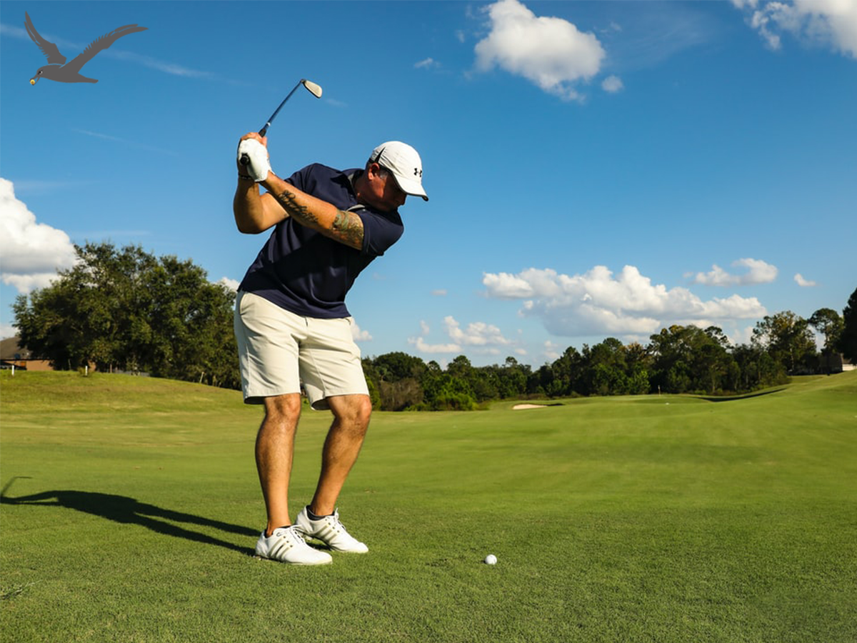 Mengayunkan Kesehatan: Manfaat Fisik, Mental, dan Sosial dari Golf